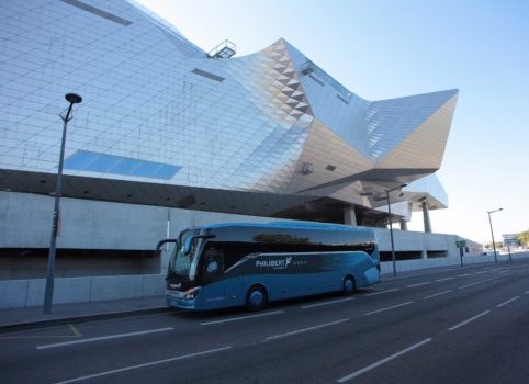GRAND TOURISME : 46 À 53 PERS